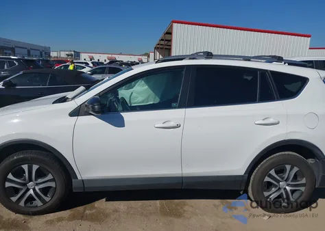 2017 Toyota Rav4 Le z USA, uszkodzony, nr VIN 2T3ZFREV2HW369657